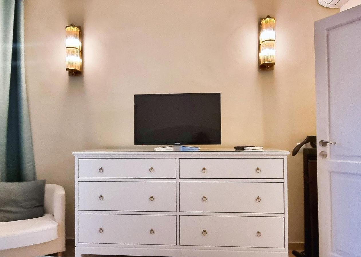 Apartment Spacious Renovated 1-bedroom In Center With Free Parking Marbella