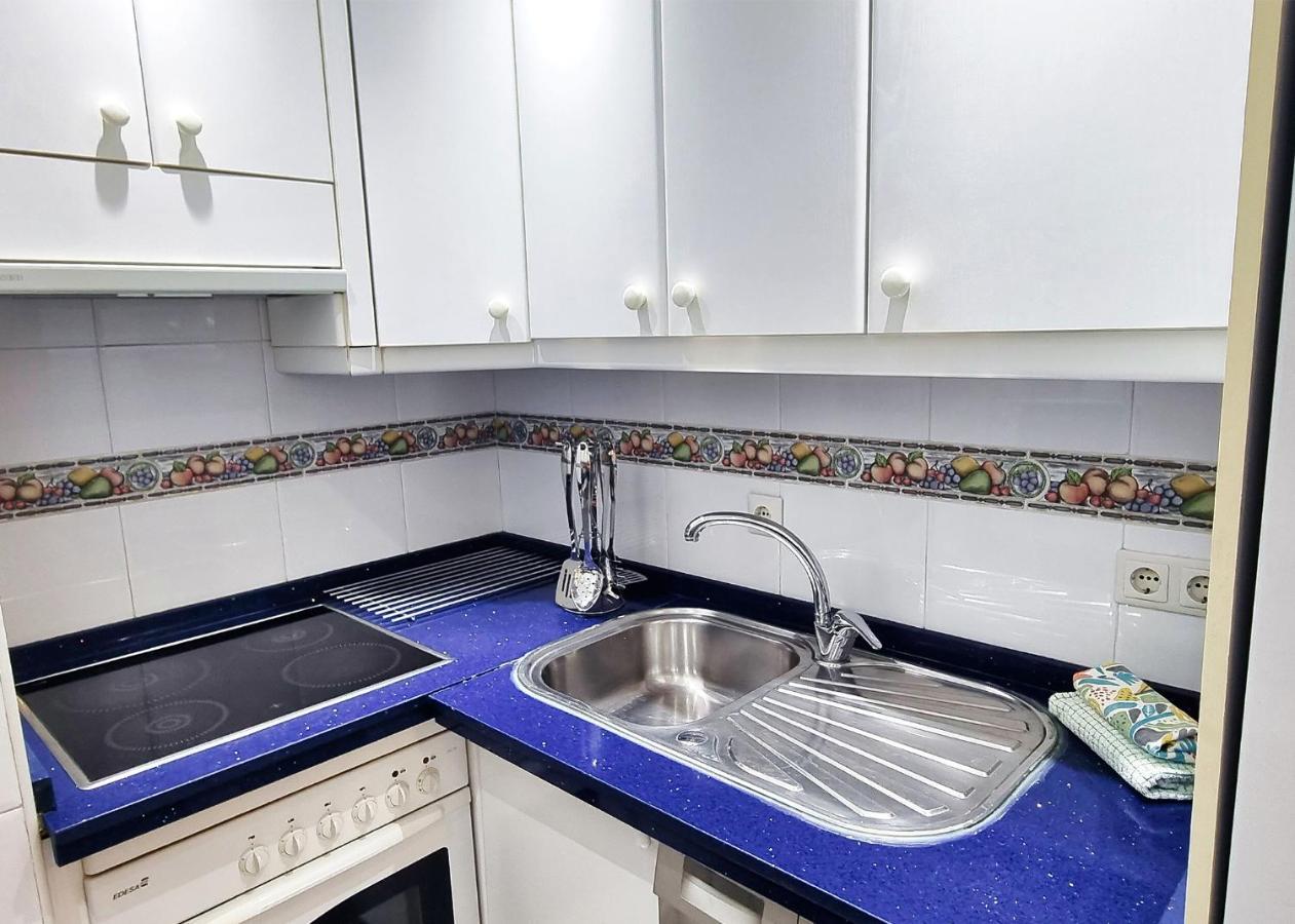 Spacious Renovated 1-bedroom In Center With Free Parking