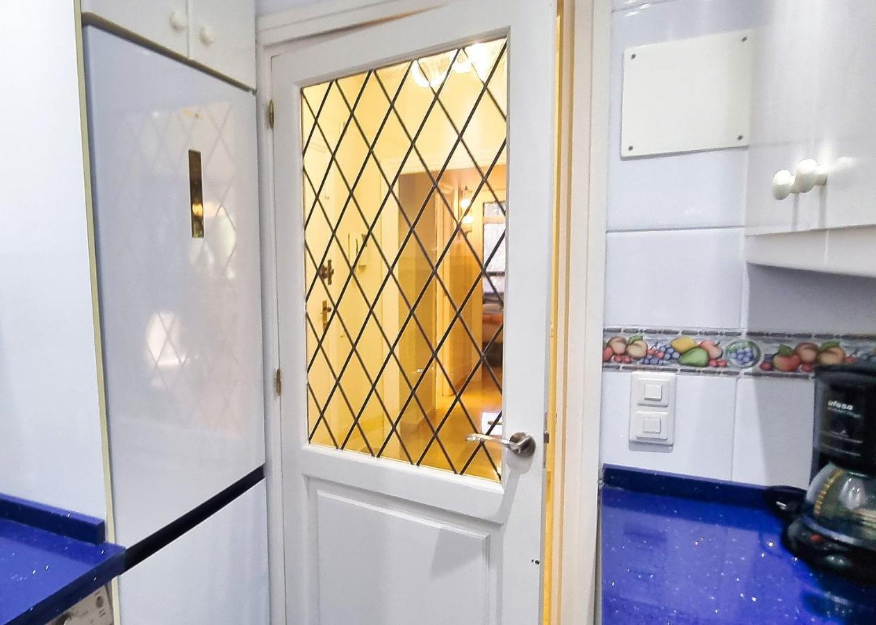 Spacious Renovated 1-bedroom In Center With Free Parking Marbella